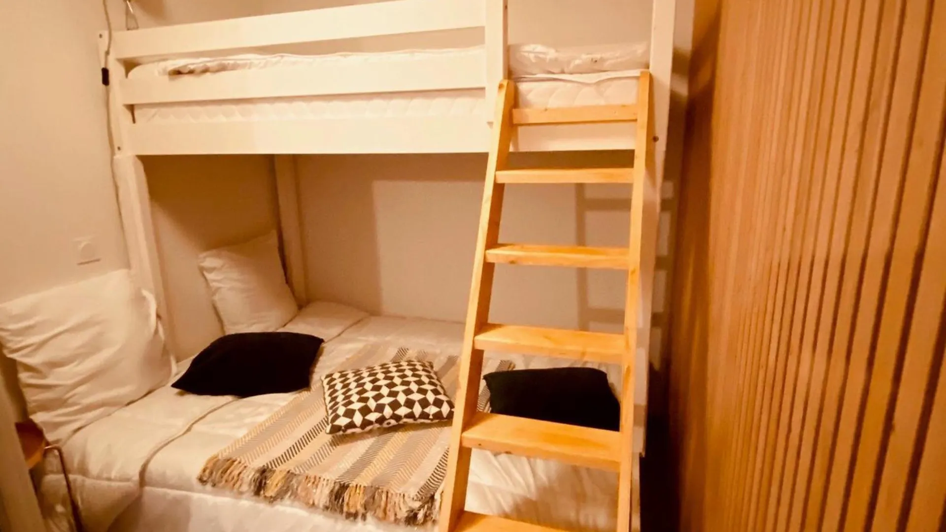 Appt 5 Pers, Garage, Balcon, Wifi, Skis - Fr-1-459-151 Saint-Jean-de-Sixt 0*,  France